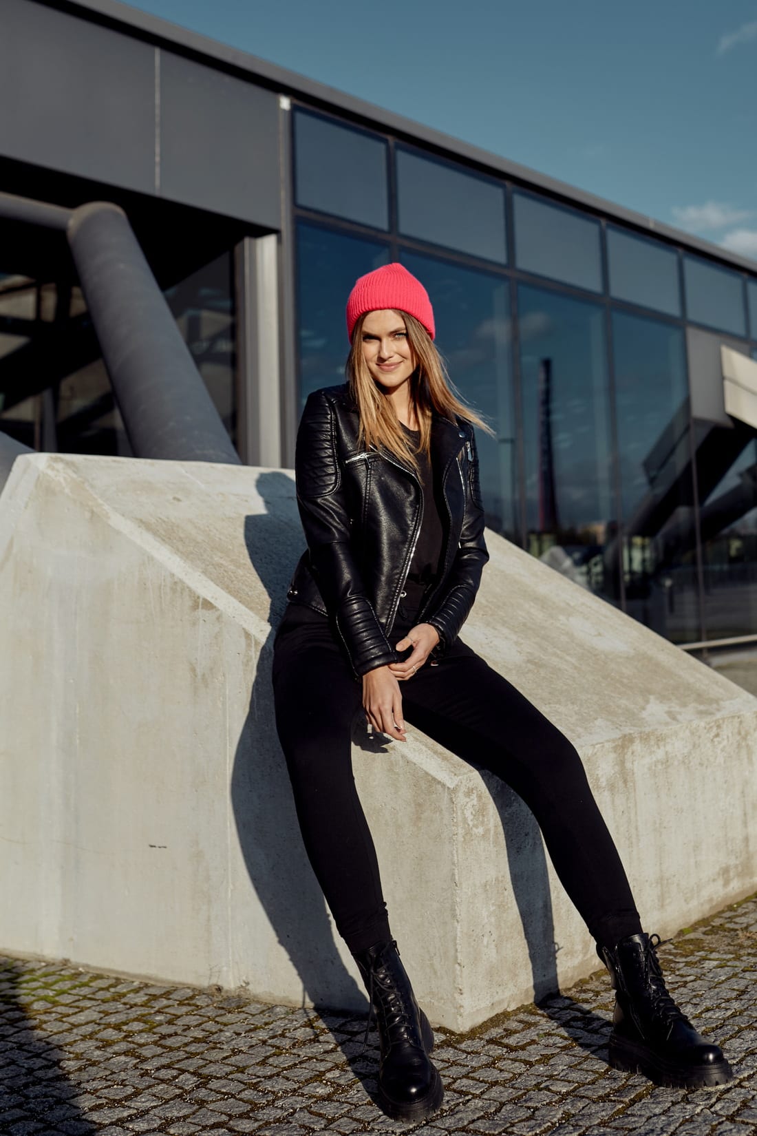 Women's Neon Pink Knitted Cap with Turn-Up